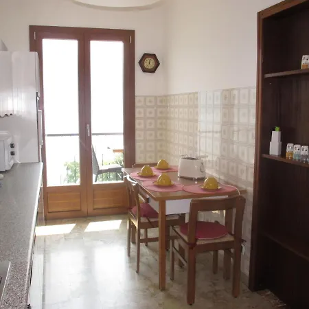 Lejlighed Guattini By Interhome Cremia